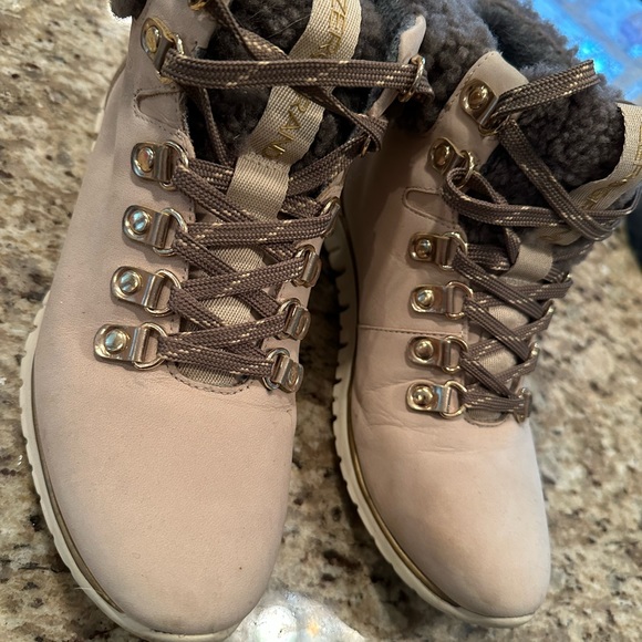 Cole Haan Boots! Waterproof walkers! Size 5.5 - Picture 6 of 7